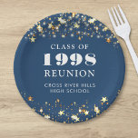 Assiettes En Carton Classe Reunion Blue Gold Stars Personnalisé<br><div class="desc">Célébrez avec vos camarades de classe à votre réunion de classe de l'école ou du collège avec ces plaques de papier couleur personnalisées et personnalisées pour n'importe quel cours de fin d'études (l'année est modifiable) avec votre année de classe et le nom de l'école. Le design comporte des étoiles dorées...</div>