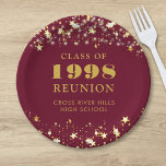 Assiettes En Carton Classe Reunion Maroon Gold Stars Personnalisé<br><div class="desc">Célébrez avec vos camarades de classe à votre réunion de classe de l'école ou du collège avec ces plaques de papier couleur personnalisées et personnalisées pour n'importe quel cours de fin d'études (l'année est modifiable) avec votre année de classe et le nom de l'école. Le design comporte des étoiles dorées...</div>