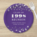 Assiettes En Carton Classe Reunion Purple Silver Stars Personnalisé<br><div class="desc">Célébrez avec vos camarades de classe à votre réunion de classe de l'école ou du collège avec ces plaques de papier couleur personnalisées et personnalisées pour n'importe quel cours de fin d'études (l'année est modifiable) avec votre année de classe et le nom de l'école. Le design comporte des étoiles argentées...</div>