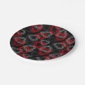 Assiettes En Carton Coeurs brisés rouge et gris sur arrière - plan noi (Angle)