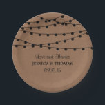 Assiettes En Carton Collection de Mariages Rustic Kraft<br><div class="desc">Simple mais élégant, les lampes à cordes de la collection rustique Kraft mariage est un design époustouflant avec de belles lumières à cordes blanches suspendues sur un arrière - plan à effet Kraft, qui est parfait pour toute célébration mariage rustique. Ces plaques en papier peuvent être personnalisées pour votre occasion...</div>