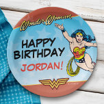 Assiettes En Carton Comics DC | Wonder Woman Anniversaire<br><div class="desc">Wonder Woman est un super-héros emblématique, qui donne à Batman et Superman une ruée pour leur argent ! Non seulement elle est un super-héros, mais elle est aussi la princesse des Amazones et un guerrier sans peur. Ces assiettes en papier girly et coloré expliquent clairement pourquoi la beauté de la...</div>