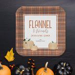 Assiettes En Carton Confortable Flannel et amis Dîner d'action<br><div class="desc">Ajoutez ces assiettes en papier du dîner Friendsgiving à votre fête de dinde d'automne cette année. Le design est composé d'une confortable bordure motif de flanelle couleur automne,  agrémentée de citrouilles d'automne.</div>