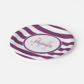 Assiettes En Carton Cool Solide Magenta Purple Stripes et Monogramme (Angle)