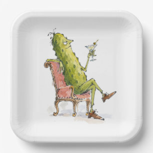 Assiettes En Carton Cornichon dans un fauteuil avec un Martini