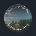 Assiettes En Carton Créez votre propre accueil chez nous<br><div class="desc">Créez votre propre accueil dans notre maison de lac,  nom de famille,  Plaque de papier Vous pouvez le personnaliser et ajouter votre photo,  texte et nom.</div>