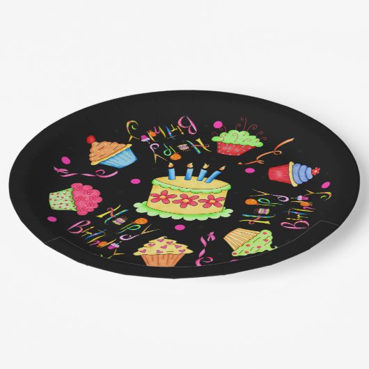 Assiettes En Carton Cupcakes et gâteaux noirs dramatiques Joyeux anniv (Angle)