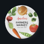 Assiettes En Carton Cute Farmers Market Anniversaire Fête Légumes<br><div class="desc">Cute fermiers marché thème enfant fête d'anniversaire plaque d'illustration dessinée à la main des pousses de brosse,  carotte,  oignon,  tomate,  pois doux,  battement. Grand thème de fête pour filles et garçons.</div>