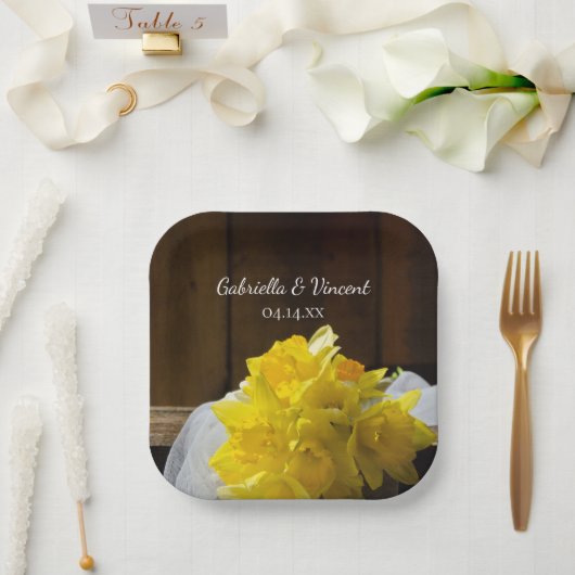 Assiettes En Carton Daffodiles rustiques et Mariage campagnard en bois (Mariage)