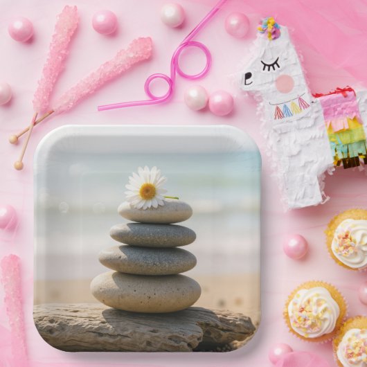 Assiettes En Carton Daisy on a Stone Beach Cairn With Driftwood (Fête)