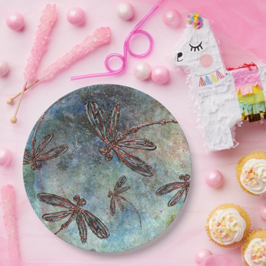 Assiettes En Carton Des libellules pointues en bronze sur un ciel magi (Fête)