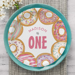 Assiettes En Carton Douceur Colorée Donuts Un Premier Anniversaire<br><div class="desc">Beau beignets colorés Une première plaque de papier d'anniversaire présente des beignets dessinés à la main avec des arrosages colorés et du givre.</div>
