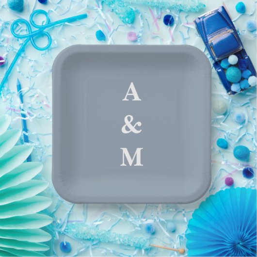 Assiettes En Carton Dusty Blue White Monograms Mariage initial élégant (Fête)