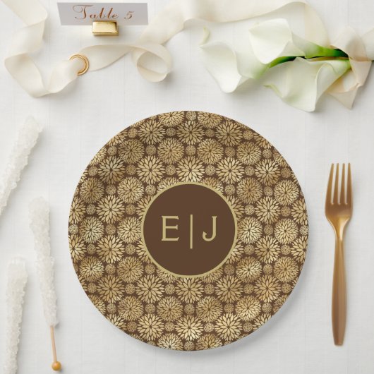 Assiettes En Carton Élégant Brown & Or Dahlias Motif Monogramme (Mariage)