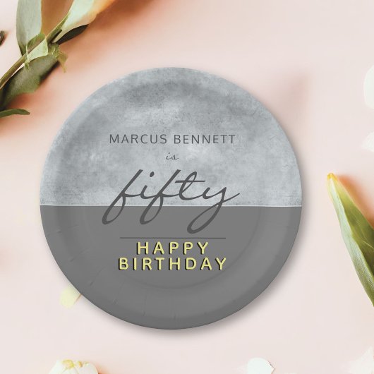 Assiettes En Carton Élégant Gris Script Homme 50e fête d'anniversaire