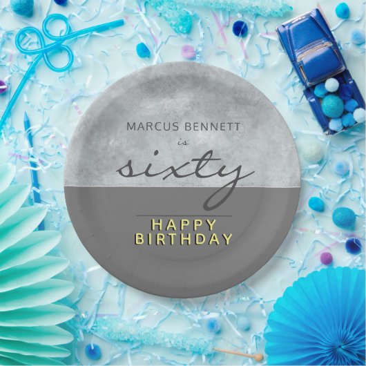 Assiettes En Carton Élégant Gris Script Soixante homme 60e fête d'anni (Fête)