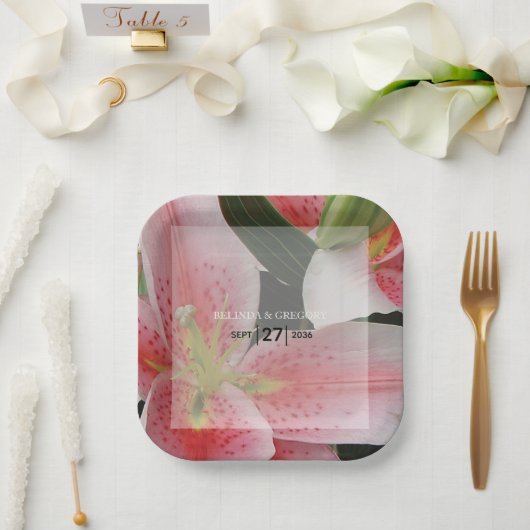 Assiettes En Carton Élégant Mariage Lys Orientaux (Mariage)
