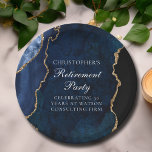 Assiettes En Carton Elégant Marine Blue Gold Agate Retraite Party<br><div class="desc">L'élégante agate bleu marine et or orne les deux côtés de cette plaque de papier moderne du parti de la retraite. Décor chic et design pour une retraite à célébrer par des amis et une famille à la fin de leur carrière.</div>