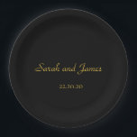 Assiettes En Carton Élégant Script Black and Gold Wedding Party<br><div class="desc">Élégant scénario Gold Mariage Fiançailles plaque papier</div>