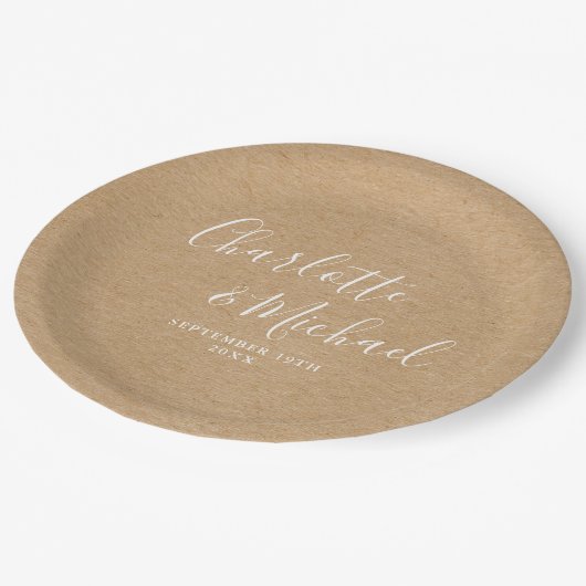 Assiettes En Carton Élégant script de signature Rustic Kraft Mariage (Angle)