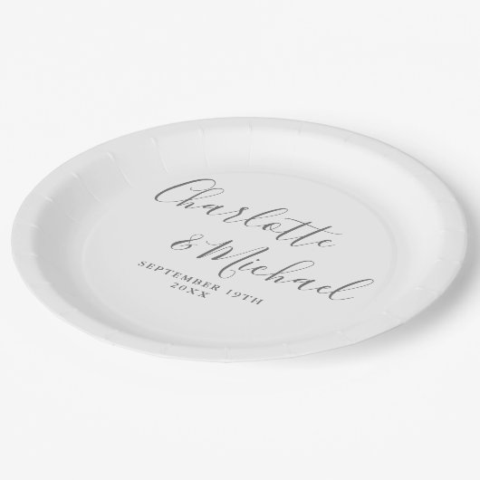 Assiettes En Carton Élégant Script Signature Gris Et Mariage Blanc (Angle)