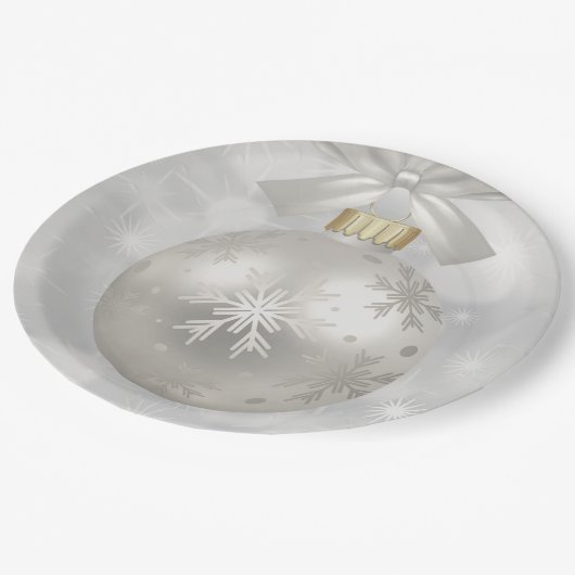 Assiettes En Carton Élégante boule de Noël en argent sur les lumières  (Angle)