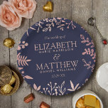 Assiettes En Carton Elégante collection de Mariages floraux Roses et m<br><div class="desc">Célébrez dans le style avec ces assiettes en papier de mariage modernes et très tendance. Le design est facile à personnaliser avec votre propre libellé et vos invités seront ravis quand ils verront ces fabuleuses assiettes. Les éléments correspondants se trouvent dans la collection.</div>