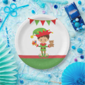 Assiettes En Carton Elfe avec cadeaux et Arrière - plan blanc (Fête)