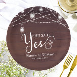 Assiettes En Carton Elle A Dit Oui Russe Engagement Party<br><div class="desc">Plaque de papier rustique chic fiançailles. Facile à personnaliser avec vos détails. Contactez-moi par conversation si vous avez des questions sur l'oeuvre ou avez besoin d'une personnalisation. VEUILLEZ NOTER : Pour obtenir de l'aide sur les commandes, l'expédition, l'information sur les produits, etc., contactez le service à la clientèle de Zazzle...</div>