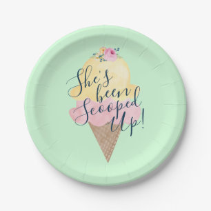 Assiettes En Carton Elle a été ramassée à la crème glacée verte