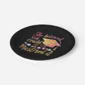 Assiettes En Carton Elle Croyait Qu'Elle Pouvait Le Maîtriser. (Angle)