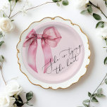 Assiettes En Carton Elle est en train de nouer la Fête des mariées Pin<br><div class="desc">Elle est en train de nouer le noeud Pink Bow Fête des mariées Plaques de papier Correspondance des articles sont disponibles.</div>