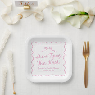 Assiettes En Carton Elle Noue Le Nœud Papillon Fantaisiste Enterrement