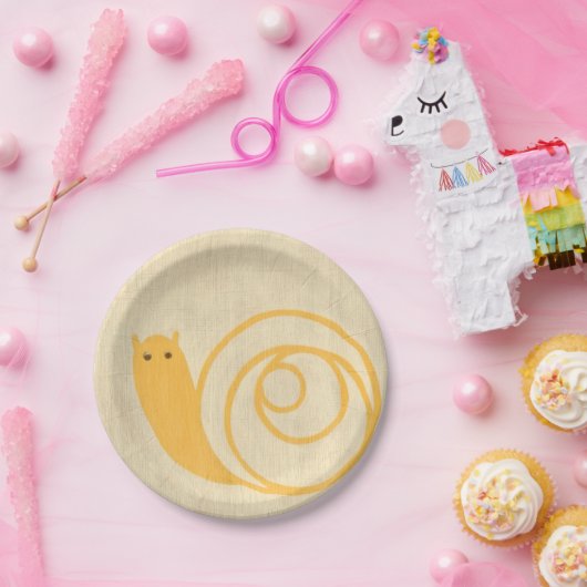 Assiettes En Carton Escargot jaune sur Arrière - plan crème (Fête)