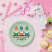 Assiettes En Carton Facilement distrait par des gnomes (Fête)