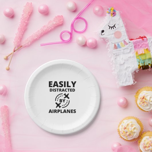 Assiettes En Carton Facilement distrait par les avions amusant pilote  (Fête)