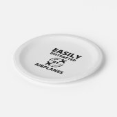 Assiettes En Carton Facilement distrait par les avions amusant pilote  (Angle)