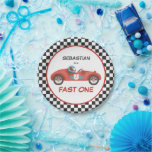 Assiettes En Carton Fast One Red Race Car 1er Décor de fête d'annivers<br><div class="desc">Fast One Red Race Car 1st Birthday Party Decor Plaque papier Tous les modèles sont © PIXEL PERFECTION PARTY LTD</div>