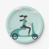 Assiettes En Carton Femme Sur Un Scooter (Devant)