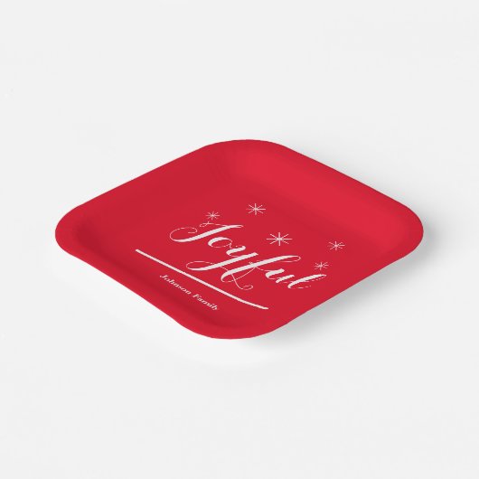 Assiettes En Carton Fête de Noël Joyeux Script Nom moderne Rouge (Angulaire)