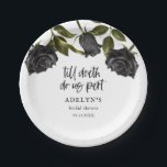 Assiettes En Carton Fête des mariées d'Halloween gothique blanc<br><div class="desc">plaque de papier de douche à thème halloween vintage avec illustration de roses noirs sur un arrière - plan blanc. Le texte dit "jusqu'à ce que la mort nous sépare".</div>