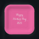 Assiettes En Carton Fête des mères rose blanc Couleur personnalisée mi<br><div class="desc">Conçu avec un joli arrière - plan rose et des modèles de texte pour le message de jour de la mère heureuse avec l'année! Vous pouvez customiser les textes pour un événement différent si vous le souhaitez et vous pouvez également choisir une couleur arrière - plan différente pour convenir à...</div>