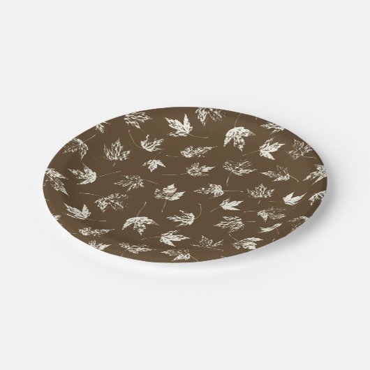 Assiettes En Carton Feuilles d'érable d'automne sur brun - motif sans (Angle)