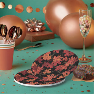 Assiettes En Carton Feuilles d'érable rouges d'automne sur fond noir