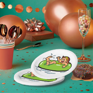 Assiettes En Carton Fille flottant dans un tube de piscine