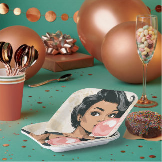 Assiettes En Carton Fille soufflant une bulle de bubble gum rose amusa