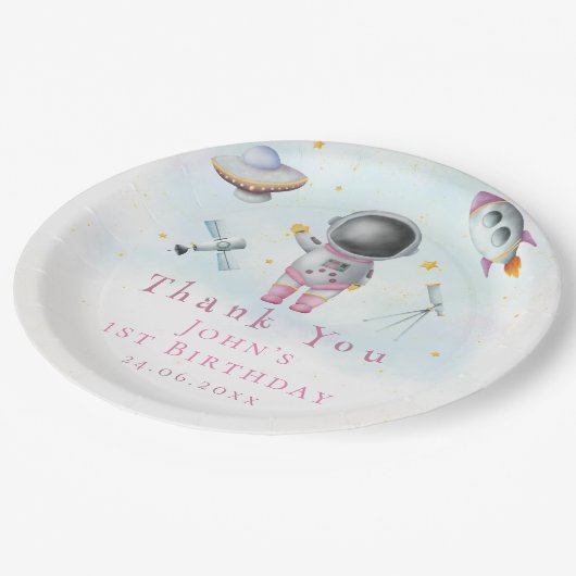 Assiettes En Carton Fille spatiale Une astronaute lance des roquettes  (Angle)