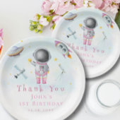 Assiettes En Carton Fille spatiale Une astronaute lance des roquettes