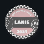 Assiettes En Carton Filles À damiers Skateboard Hippie Super Anniversa<br><div class="desc">Célébrez votre petit patineur en style avec nos plaques jetables d'anniversaire de skateboard fille rose rad. Ce design comprend à damiers éléments, un skateboard, un visage heureux, un signe de paix et d'autres éléments rad — tous les éléments de ce design sont personnalisables pour s'adapter à votre thème d'anniversaire de...</div>