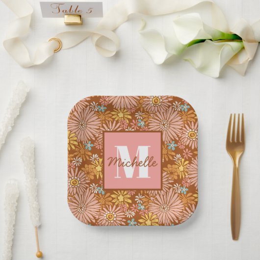 Assiettes En Carton Fleur rétro été | Plaques de papier monogramme (Mariage)